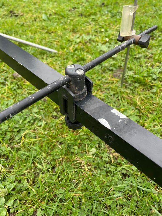 Original Old School Gardner Carp Fishing Rod Pod With Monkey Climber Aerial System.