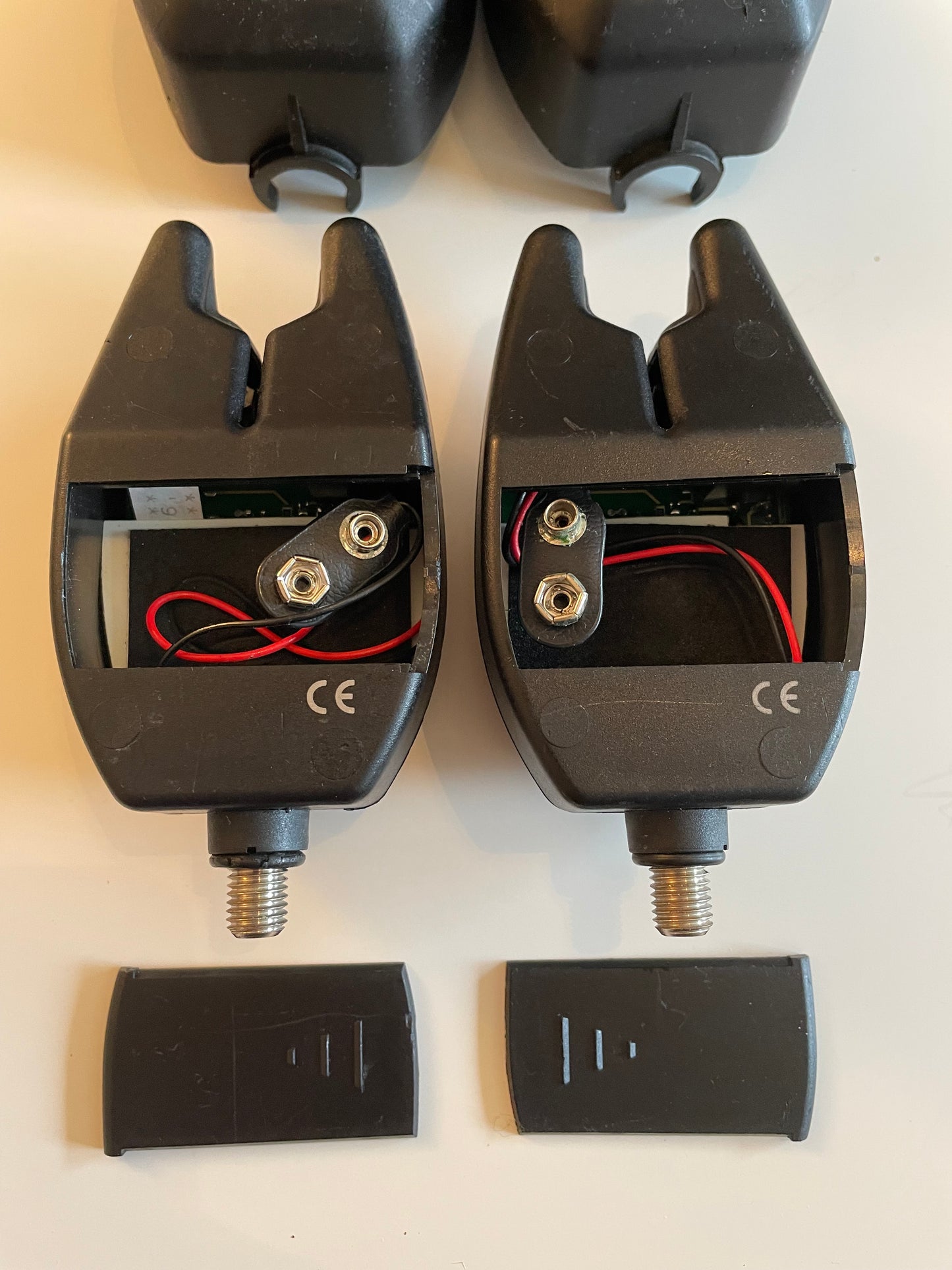 2 x Fox SXV Digital Old School Carp Fishing Bite Alarms & Hard Cases.
