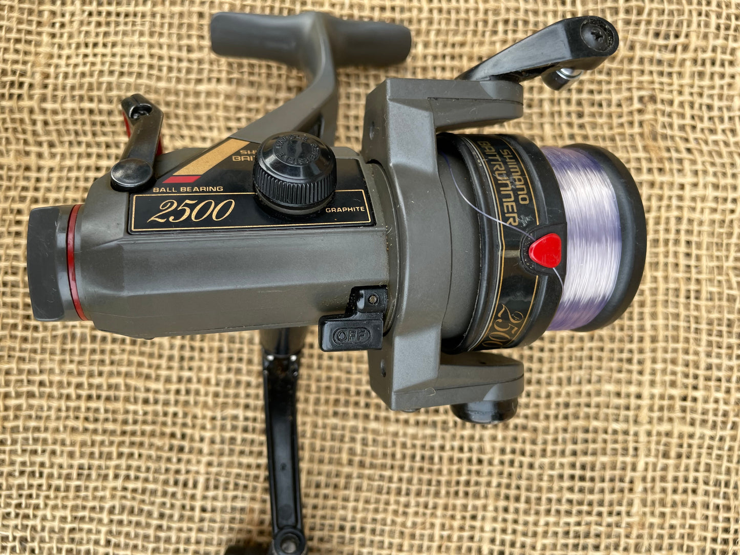 2 x Vintage Old School Shimano 2500 Baitrunner Carp Fishing Reels.