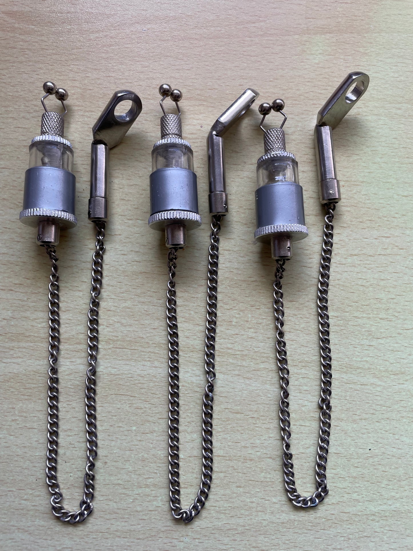 3 x Old School Electronic Carp Fishing Bite Indicators Bobbins. Osprey.