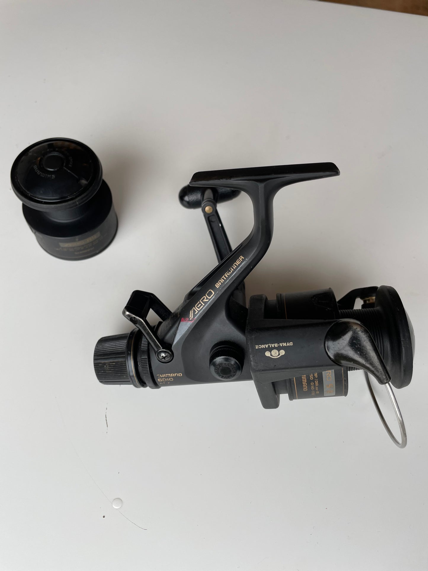 1 x Shimano Aero Baitrunner 6010 Old School Carp Fishing Reel. Classic Old School. + Spare Spool. 1990s.