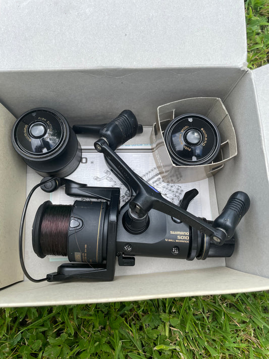 1 x Shimano Aero 5010GT Old School Baitrunner Carp Reel. Nr Mint. With 2 Spare Spools.
