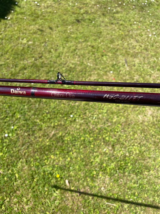 1 x Daiwa Carbon Carp Fast Taper 11’ Old School Carp Fishing Rod. 1980s. Excellent.