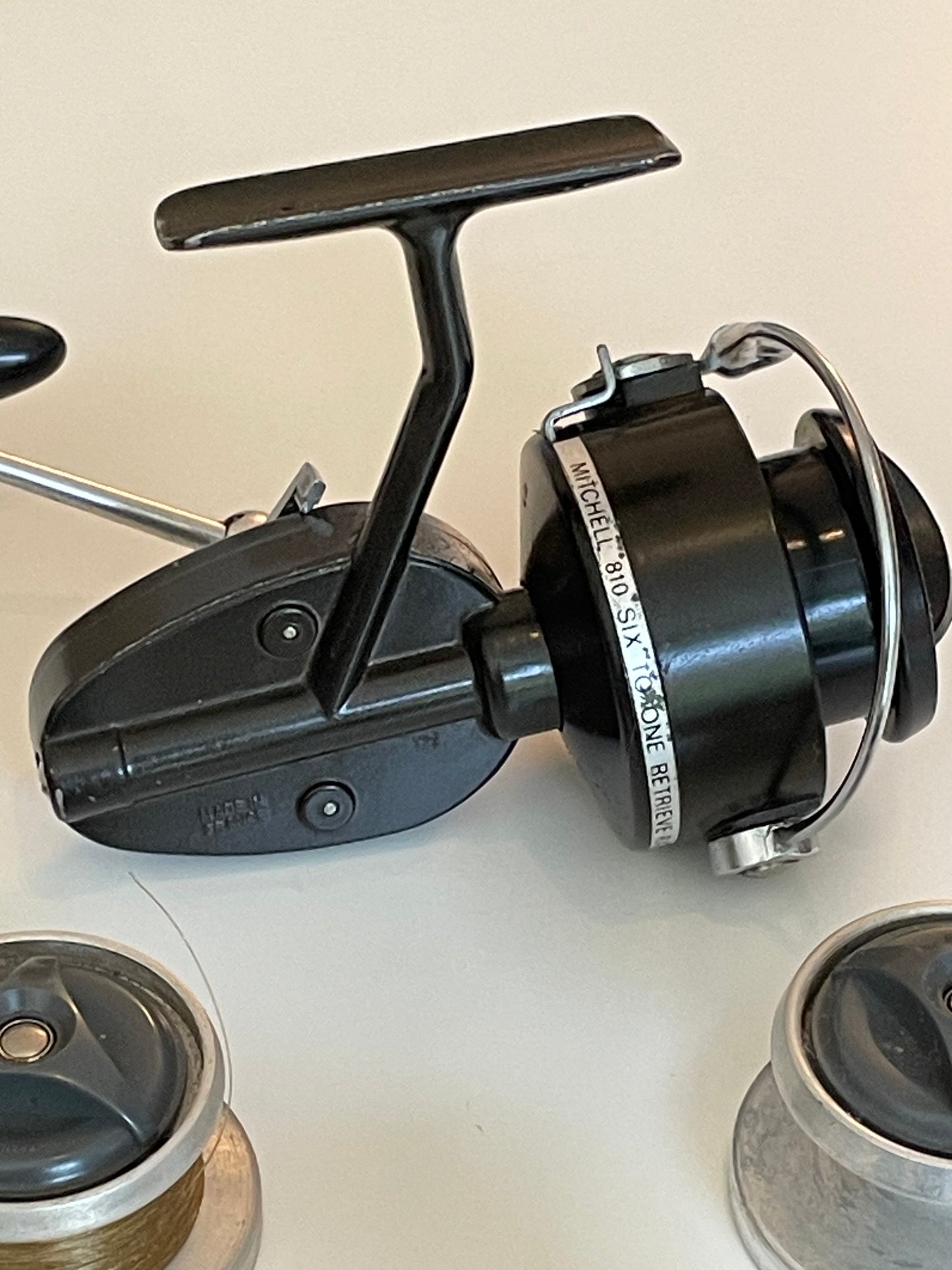 1 x Vintage Mitchell 810 High Speed Carp Fishing Reel + 3 Alloy Spare Spools.