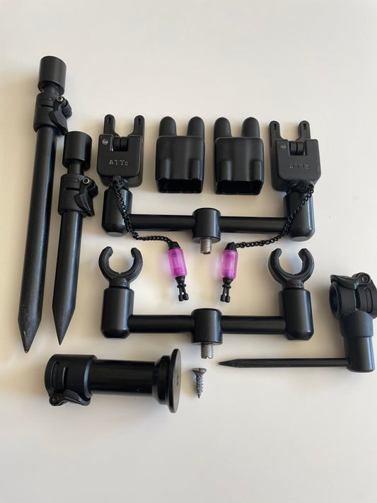 Gardner ATTs Carp Fishing Bite Alarms & Avid Hardwear Bundle.
