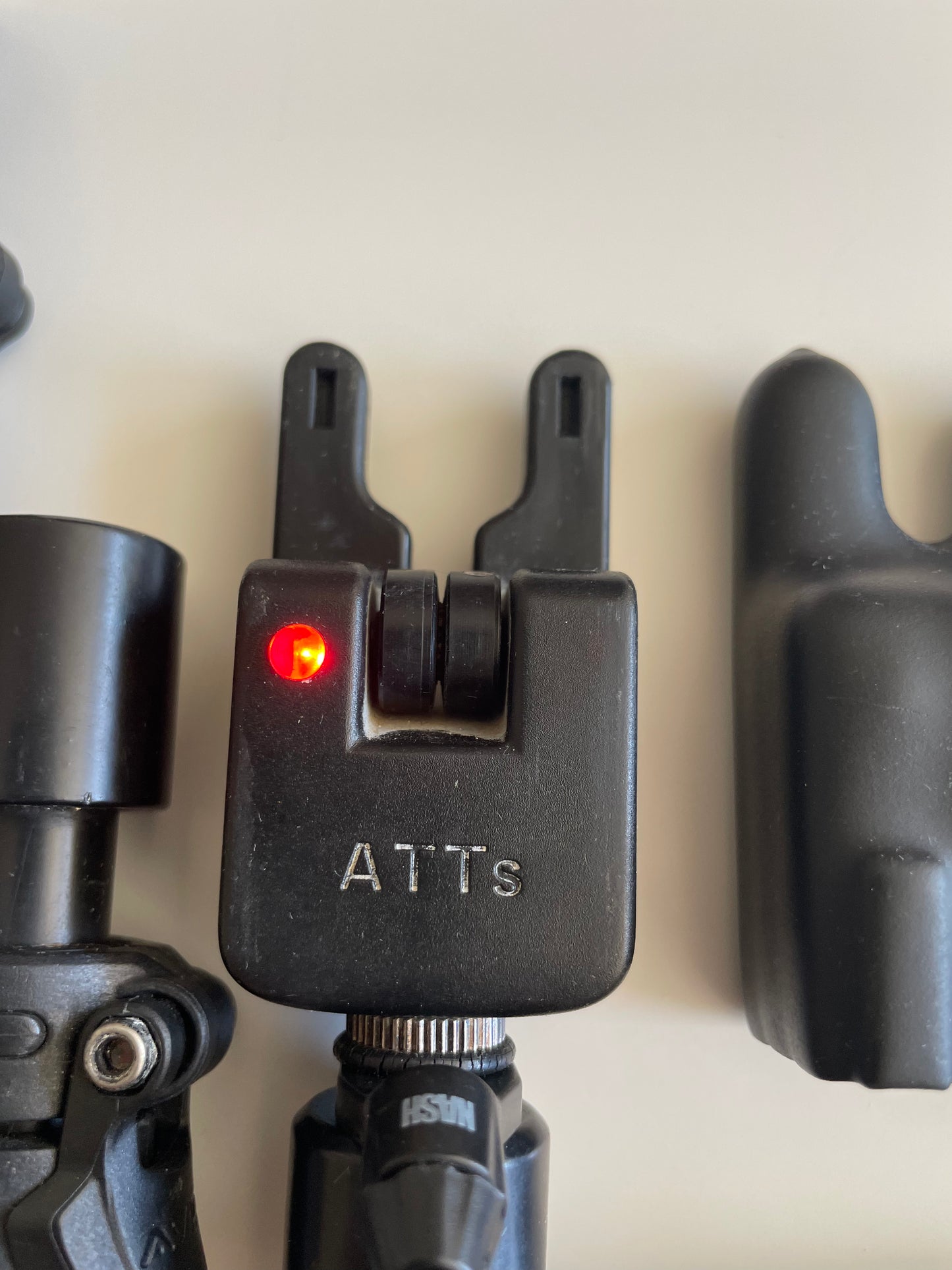 Gardner ATTs Carp Fishing Bite Alarms & Avid Hardwear Bundle.