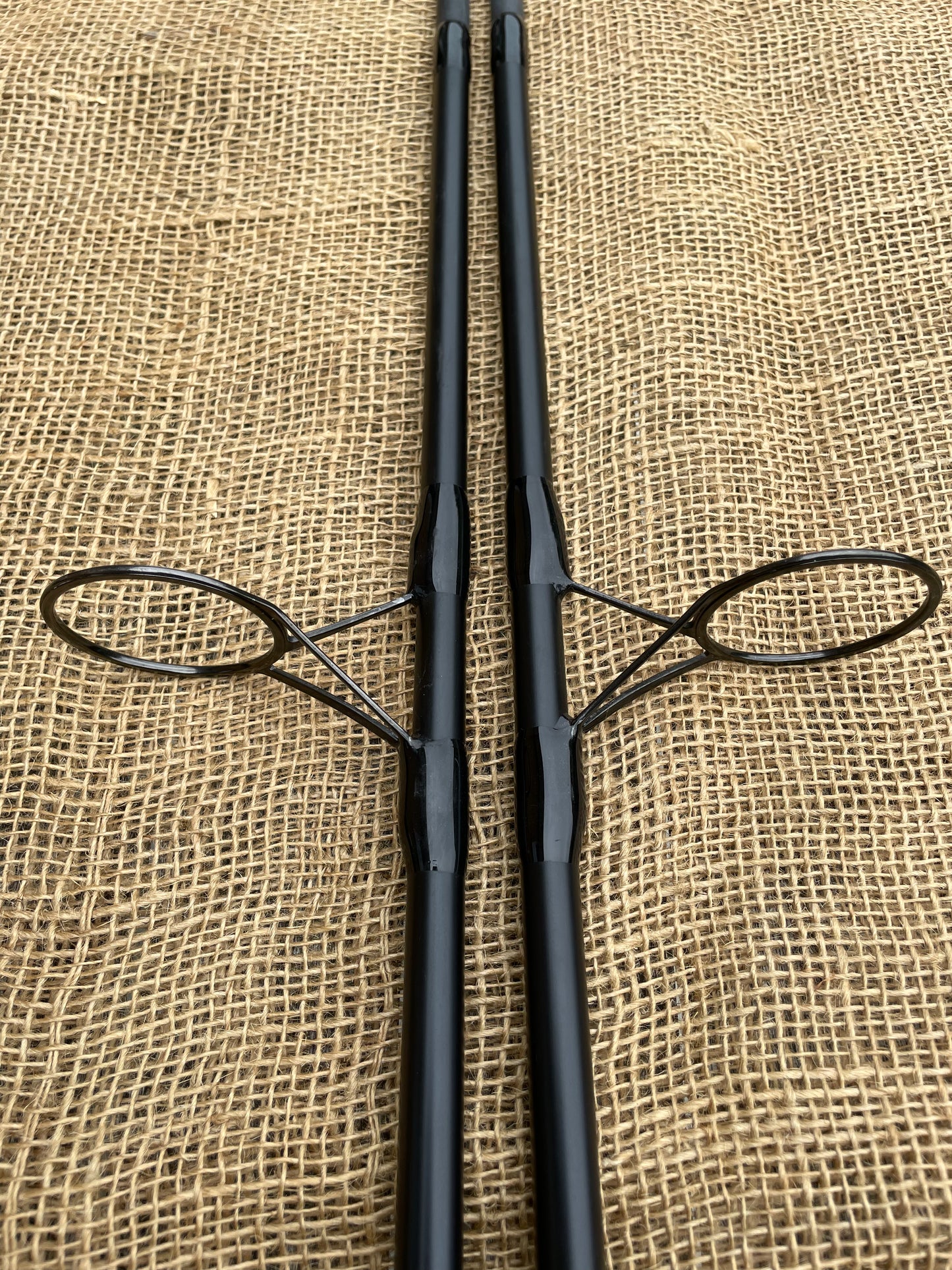 2 x Sonik Vader X RS 3.25lb T/C Carp Fishing Rods + JRC Defender 42” Landing Net.