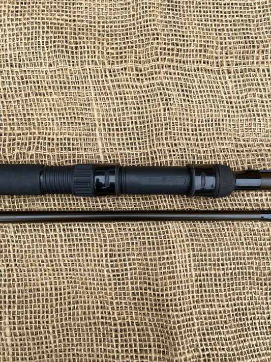 ESP Stalker 9’ 2.75lb Carp Fishing Rod + Fox Carp Retainer / Weigh Sling.