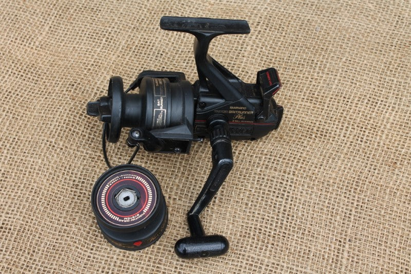 1 x Shimano Triton Baitrunner 3500 PLUS Old School carp Fishing Reel W – Vintage Carp Fishing Tackle 1 x Shimano Triton Baitrunner 3500 PLUS Old School carp Fishing Reel W – Vintage Carp Fishing Tackle