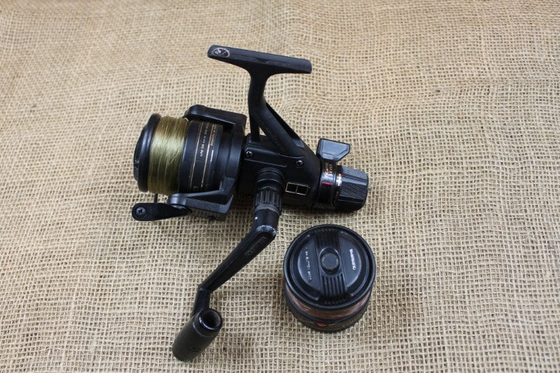 1 x Shimano Carbomatic GT 4000 Old School Fighting Drag Fishing Reel. – Vintage Carp Fishing Tackle