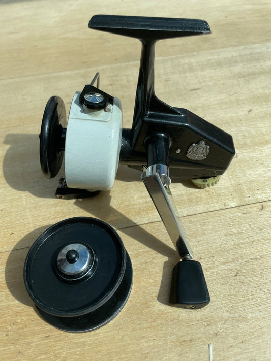 1 x Vintage ABU Cardinal 77 Carp Fishing Reel. 1970s Classic.