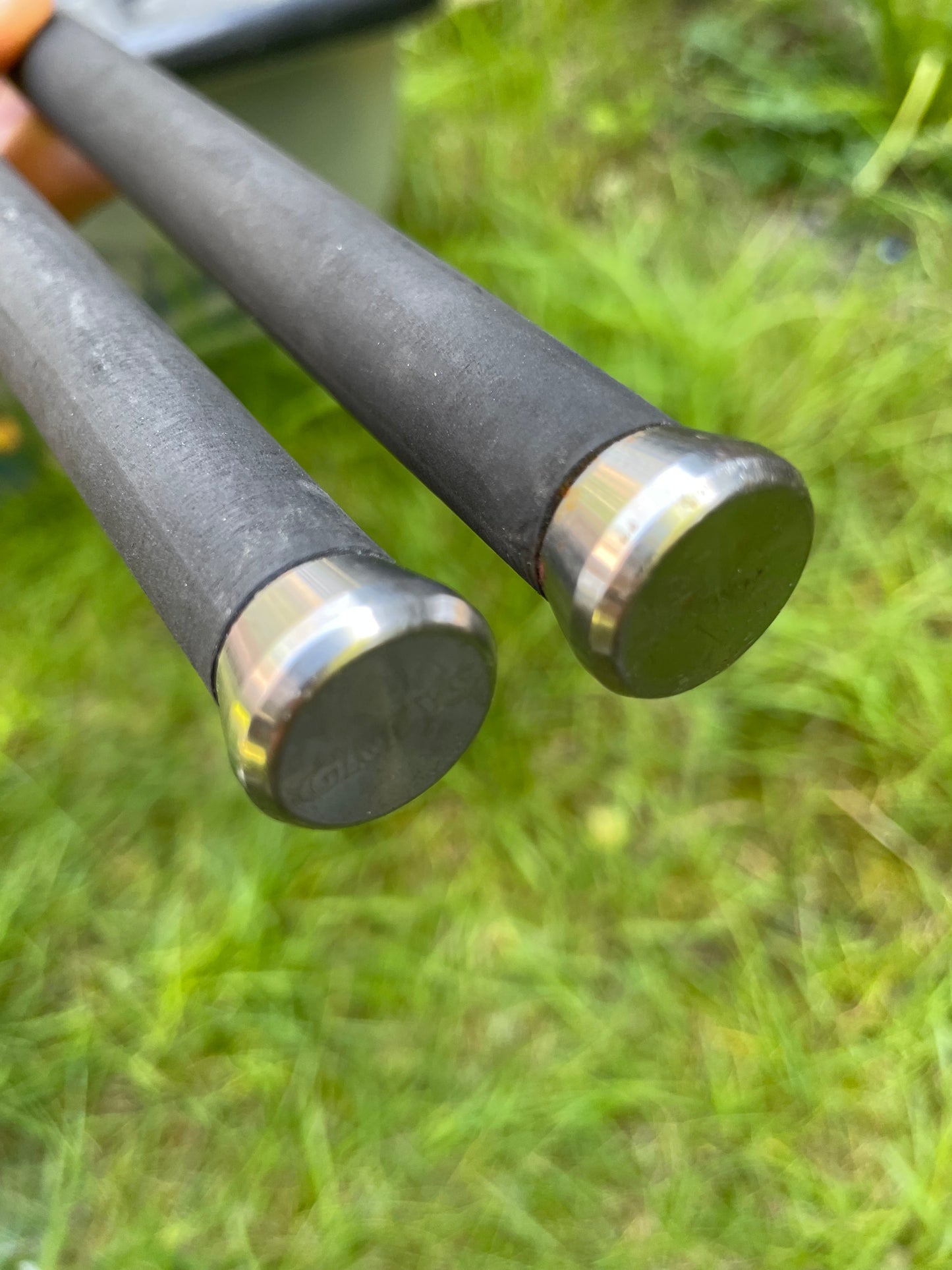 2 x Greys Prodigy GT5 12’ 2.75lb T/C Carp Fishing Rods.
