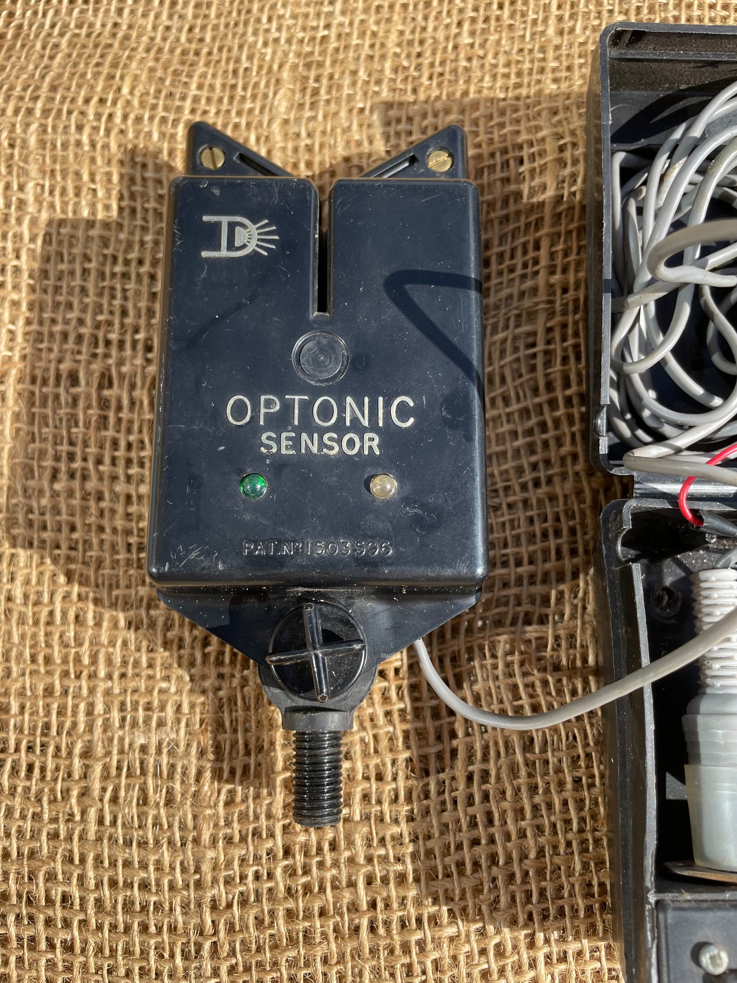 2 x Vintage Efgeeco Optonic Latching Carp Fishing Bite Alarms + Sounder Box. Complete. Excellent.