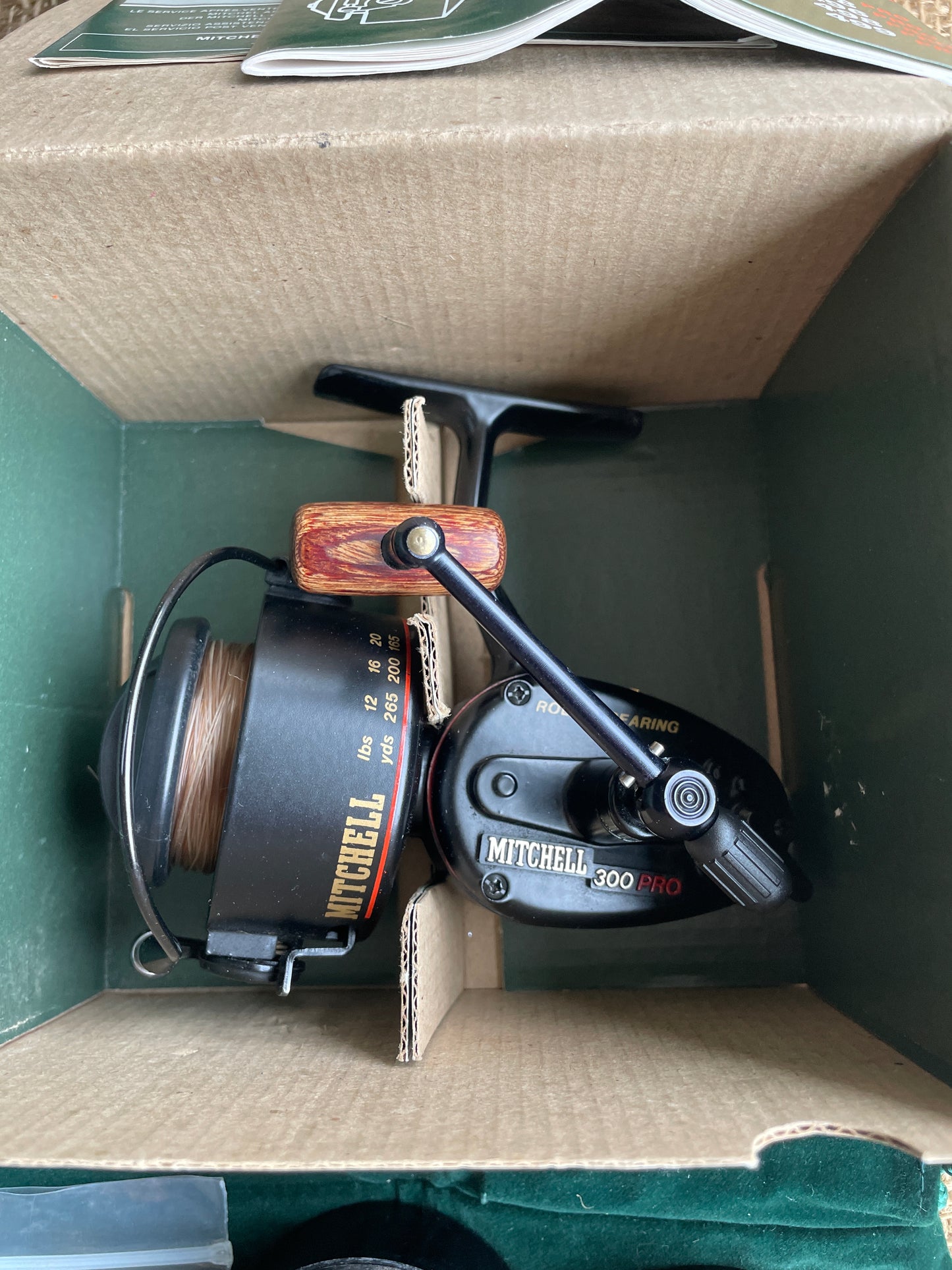 2 x Mitchell 300 PRO Old School Carp Fishing Reeks. Near Mint.