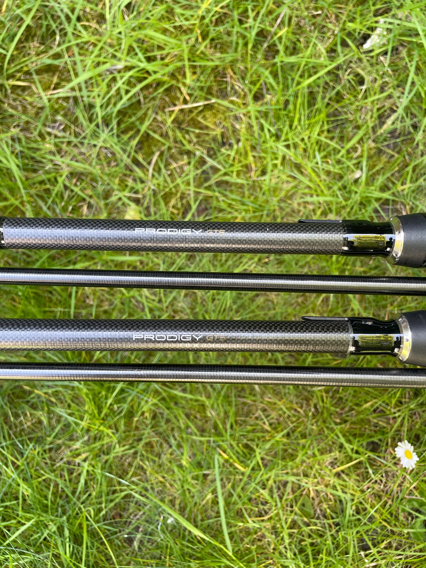 2 x Greys Prodigy GT5 12’ 2.75lb T/C Carp Fishing Rods.