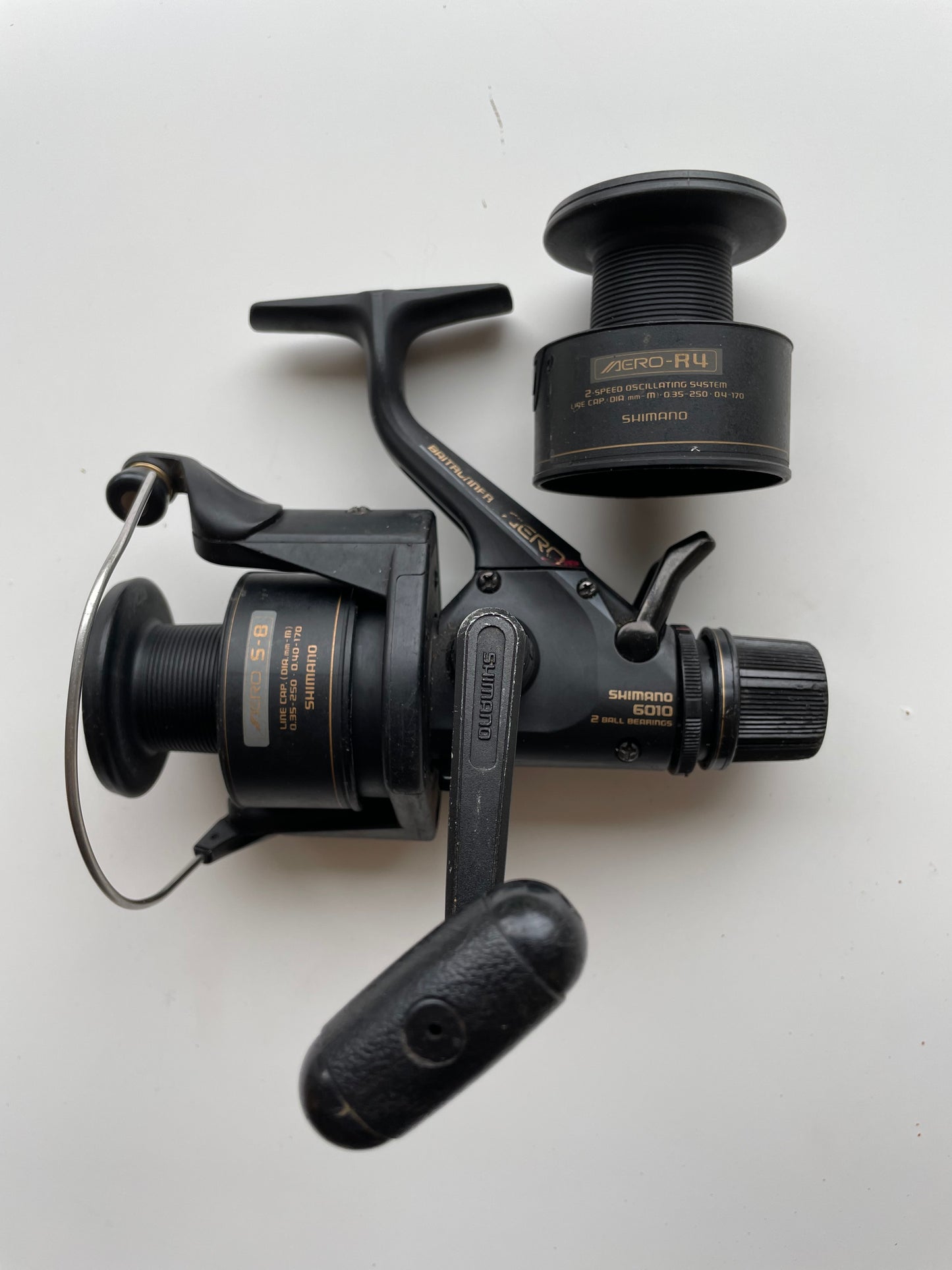 1 x Shimano Aero Baitrunner 6010 Old School Carp Fishing Reel. Classic Old School. + Spare Spool. 1990s.