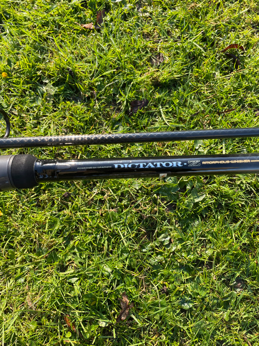 1 x Daiwa Dictator Z Amorphous Whisker Long Distance Old School Carp Fishing Rod 2.75lb T/C.
