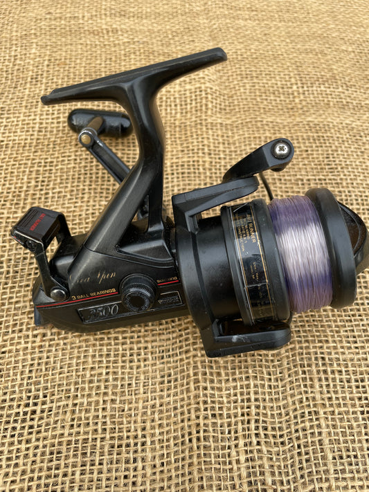 1 x Vintage Old School Shimano Triton Sea Spin 3500 Baitrunner Carp Fishing Reel. Boxed. Spare Spool. Paperwork.