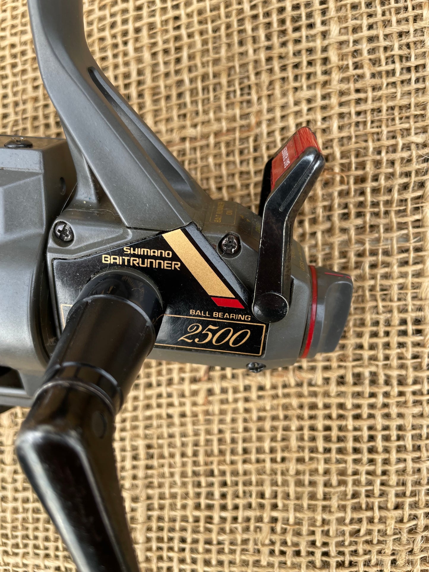 2 x Vintage Old School Shimano 2500 Baitrunner Carp Fishing Reels.