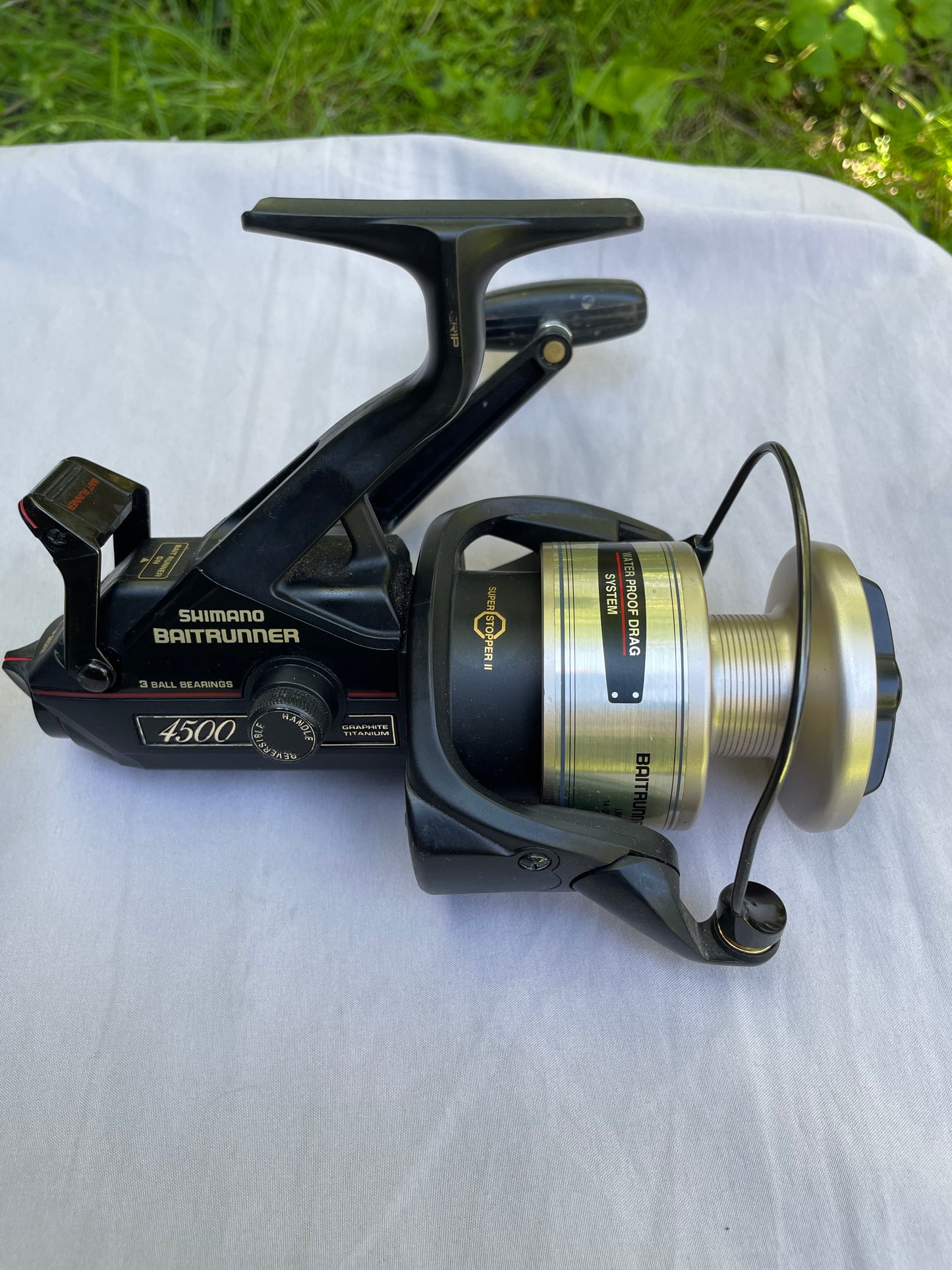 2 x Shimano 4500 Old School Baitrunner Carp Fishing Reels. Stunning Condition.
