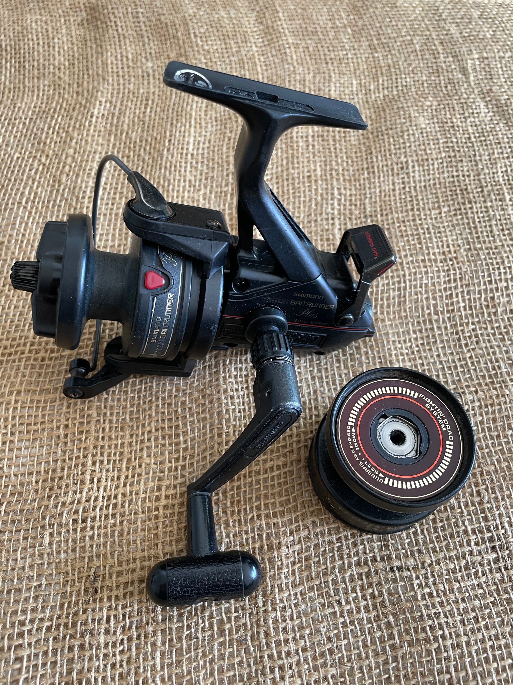 1 x Shimano Triton Baitrunner Plus 3500 Old School Carp Fishing Reel. – Vintage Carp Fishing Tackle