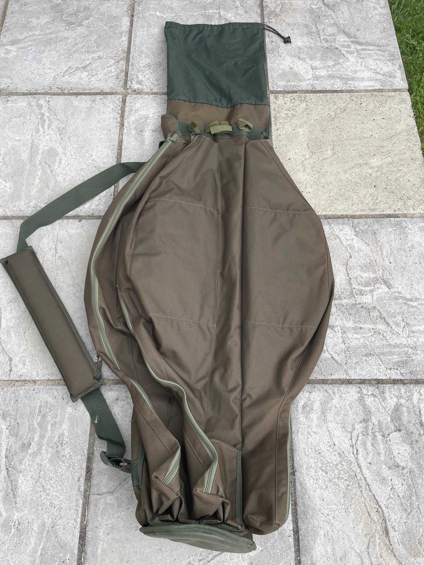 Cotswold Aquarius Carp Fishing Rod & Reel Quiver Hold-All. Excellent.