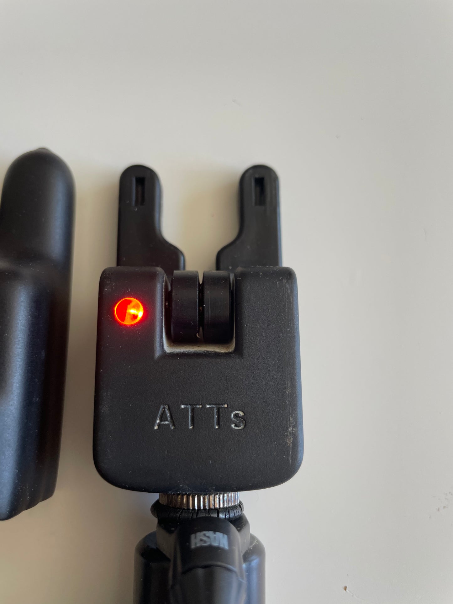 Gardner ATTs Carp Fishing Bite Alarms & Avid Hardwear Bundle.