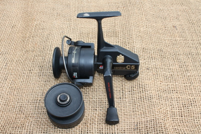 1 x ABU Cardinal C5 Old School Vintage Carp Fishing Reel, With Spare Spool And Case. EX.