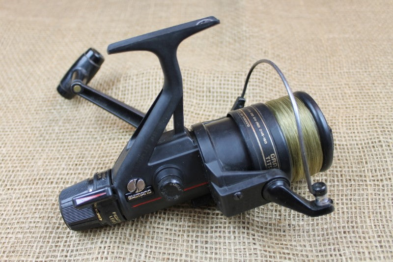 1 x Shimano Carbomatic GT 4000 Old School Fighting Drag Fishing Reel. With Spare Spool.