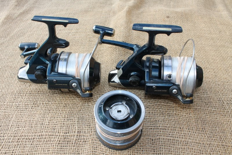 2 x Daiwa Emblem Z 5000A Old School Carp Reels With Daiwa Baitrunner Conversion Caps. (B)