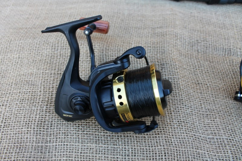 cheap daiwa carp reels 3 x Daiwa 9' Carp Rods With Sonik Mini Pit Reels And Protective Holdal – Vintage Carp Fishing Tackle
