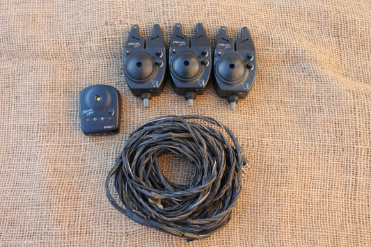 3 x Fox Micron ST Old School Carp Fishing Bite Alarms. Blue LEDs. Sounder Box. Leads.