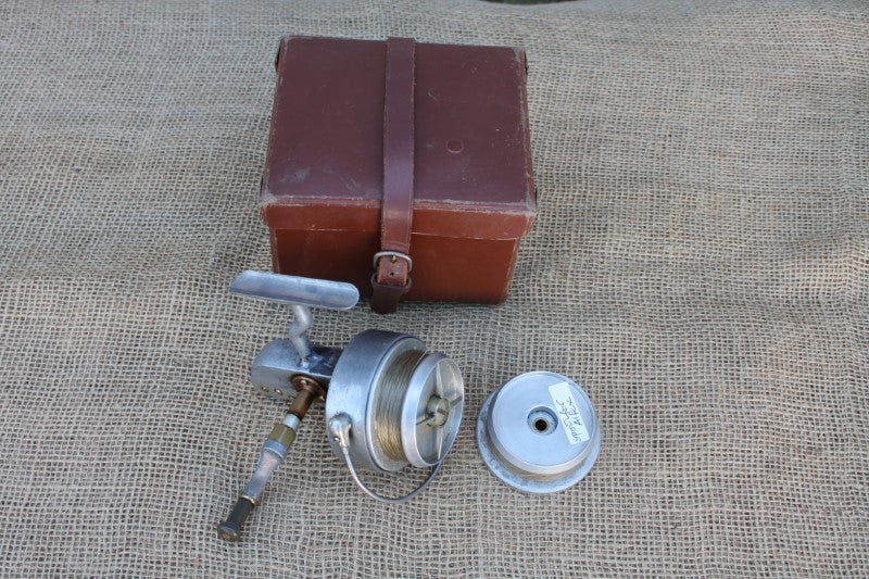 1 x Hardy Altex No.3 Vintage Reel. Rexine Case. Spare Spool.