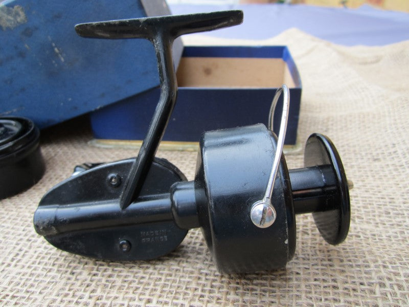 Vintage Mitchell (Pre-300) carp Fishing Reel, With Makers Box And 3 Spare Spools.