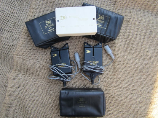 2 x Early Optonic Carp Fishing Bite Alarms With Original Optonic Sounder Box And Vinyl Cases.